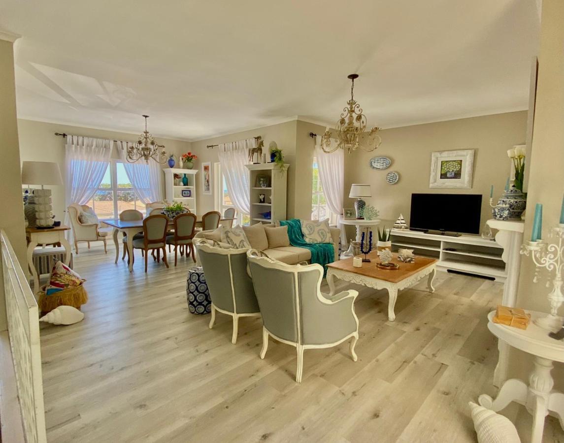 Villa Ocean And Mountain Breeze Hermanus Esterno foto